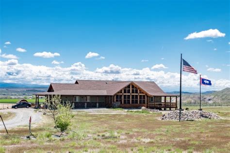 yellowstone wyoming homes for sale.